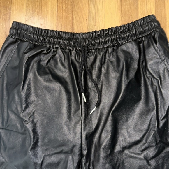 *last chance!!* Women’s black faux leather joggers - Picture 4 of 16